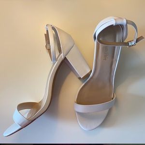 WHITE CHUNKY HEELS 3 inch